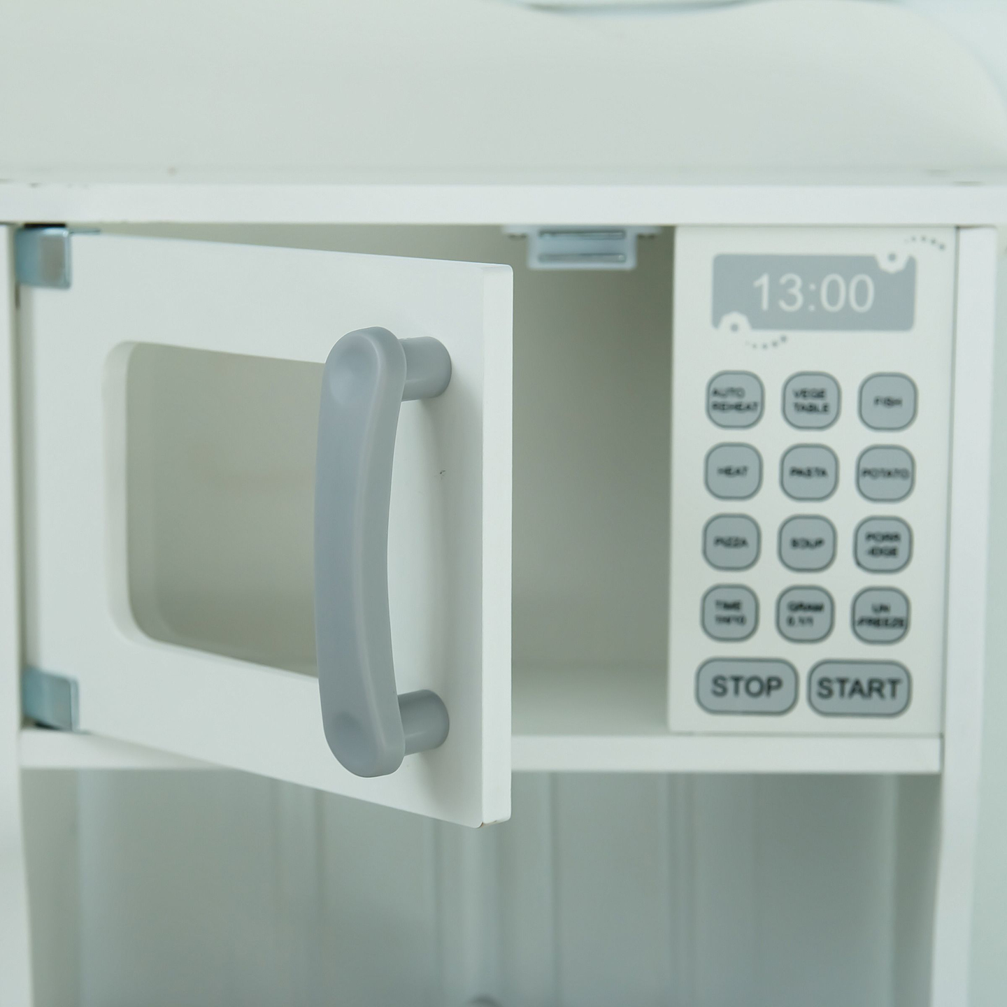 Lesena otroška kuhinja z mikrovalovno pečico