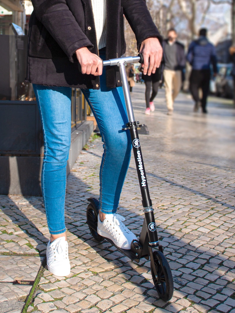 Skuter HyperMotion ROCKSTER - Črni