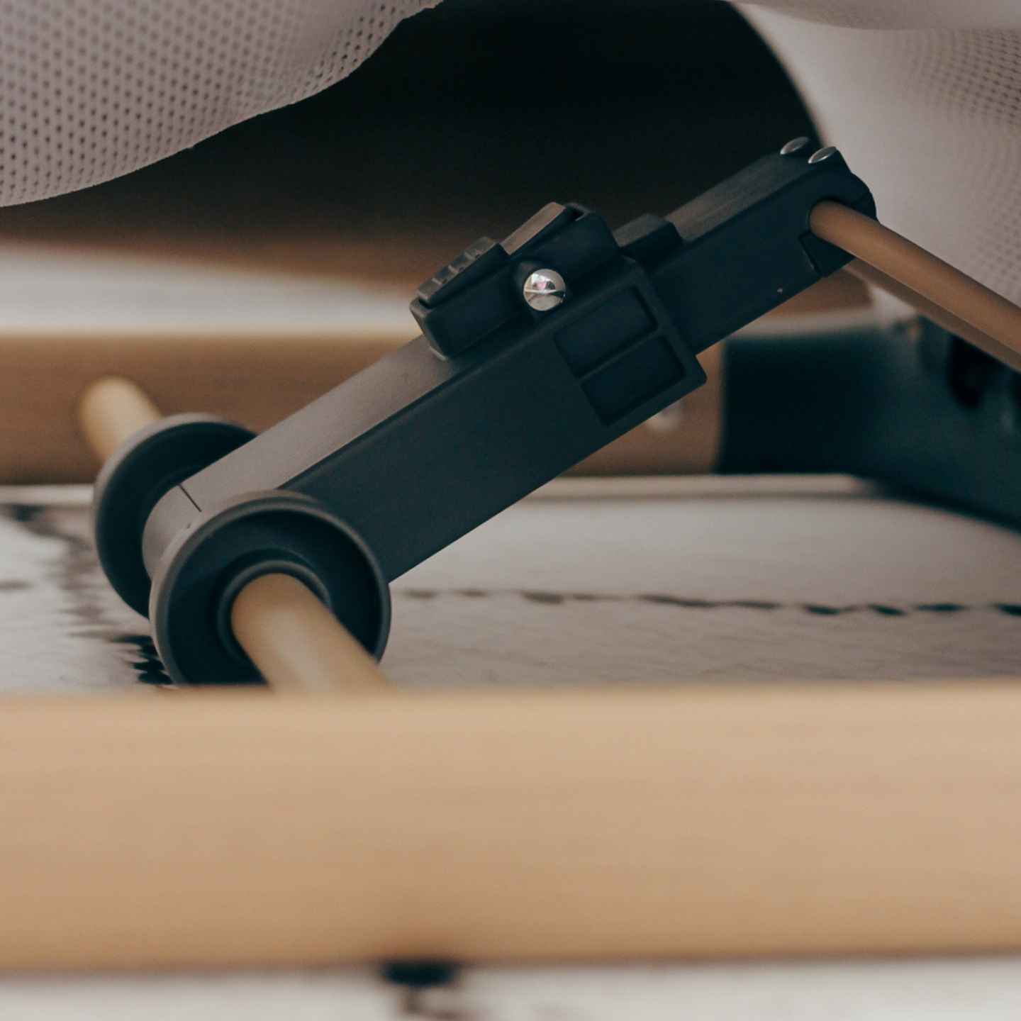 Gugalni stol 2 v 1 Moby-Sistem LILY - siva