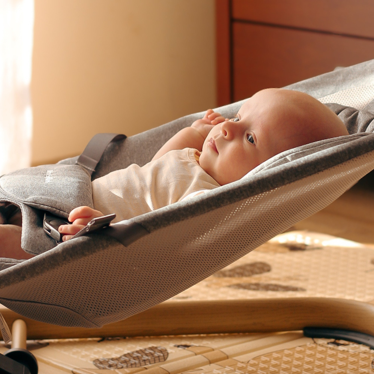 Gugalni stol 2 v 1 Moby-Sistem LILY - siva