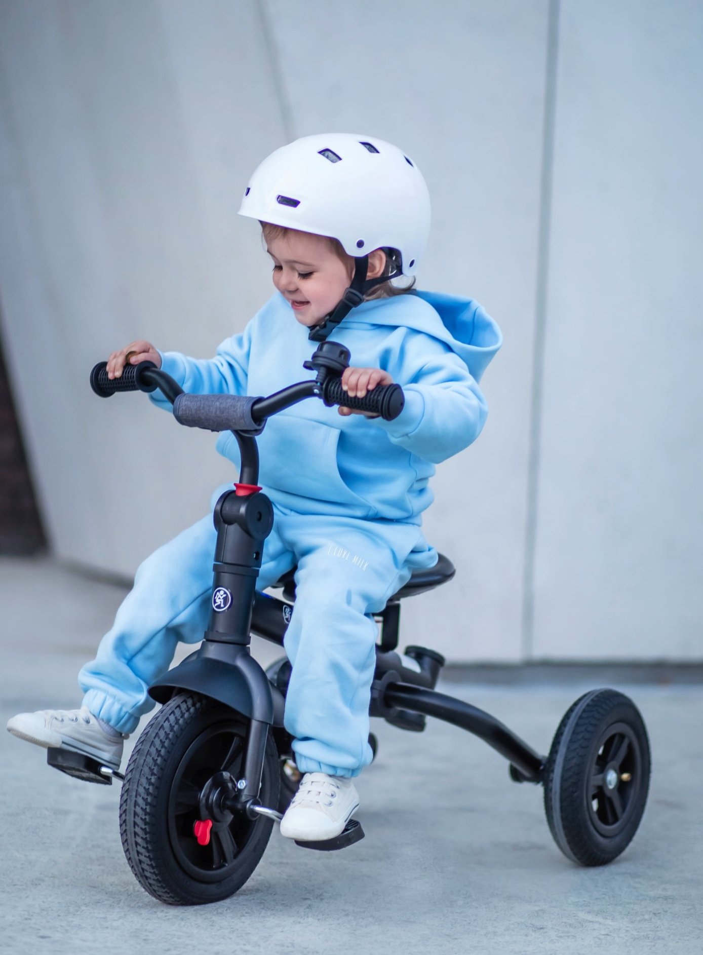 Tobi Velar tricikel + dežna folija - siva