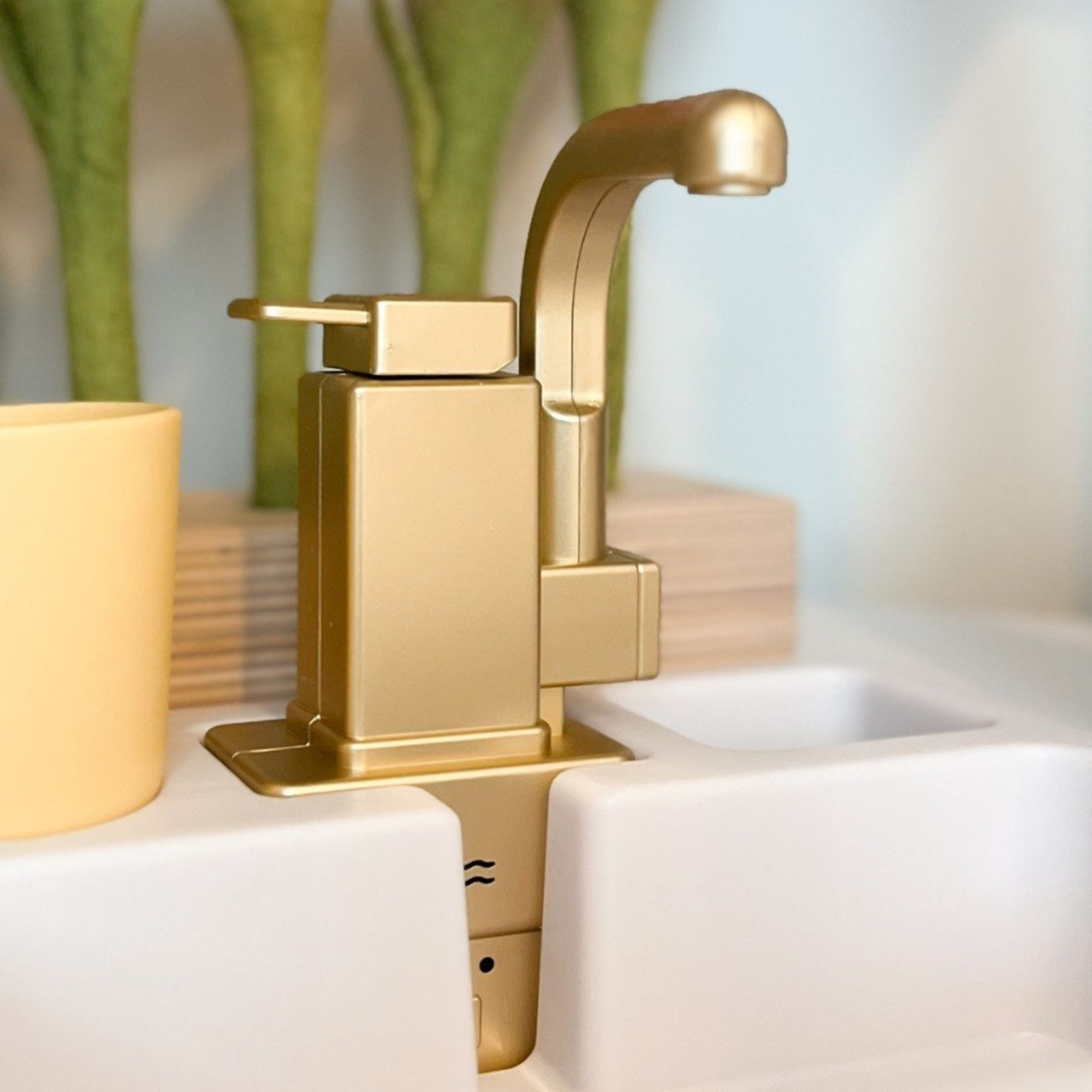 XXXXL velika lesena interaktivna kuhinja z osvetlitvijo LED, pralnim strojem, mikrovalovno pečico, kavnim aparatom ter sadnim in zelenjavnim setom - 50 elementov