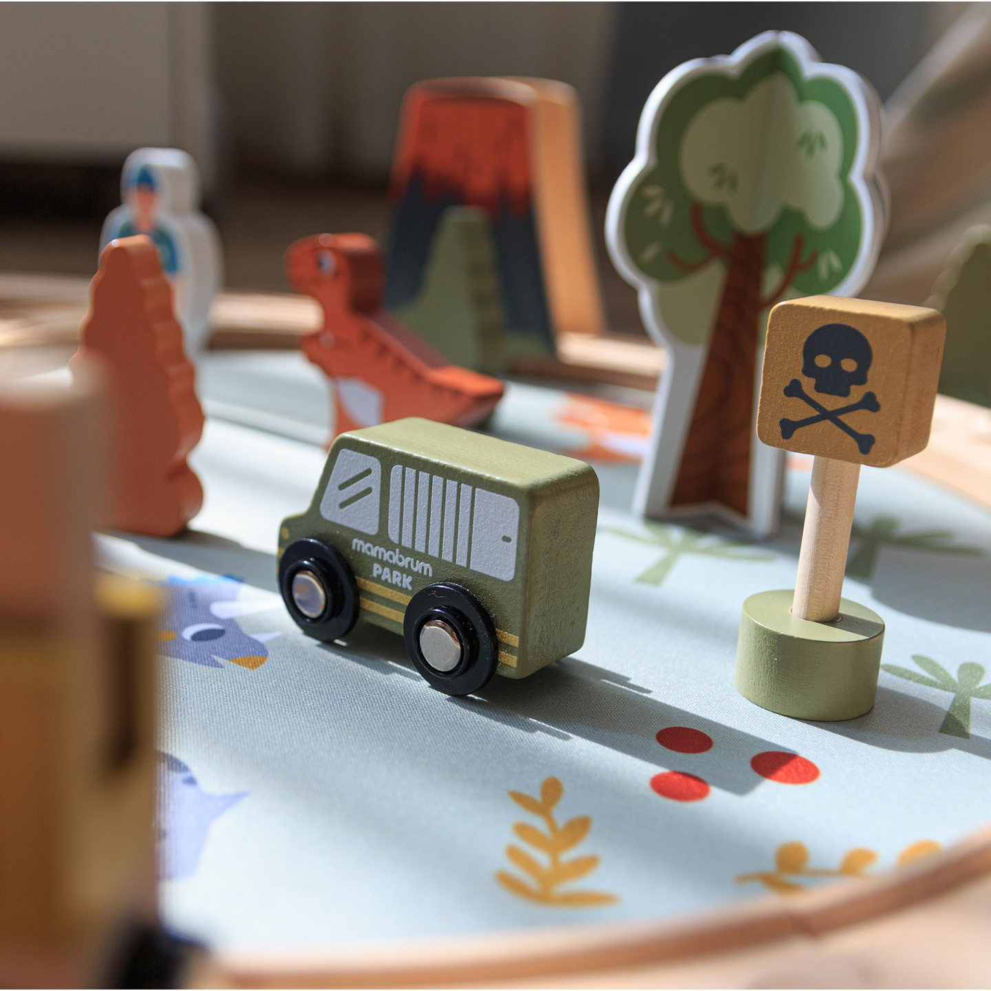 Lesen vlak Dino Park z nedrsečo podlogo - dinozavri, vlak, tiri, vulkan, zvonec