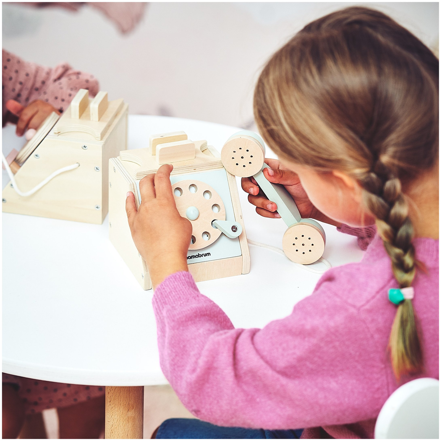 Retro leseni telefon - mint