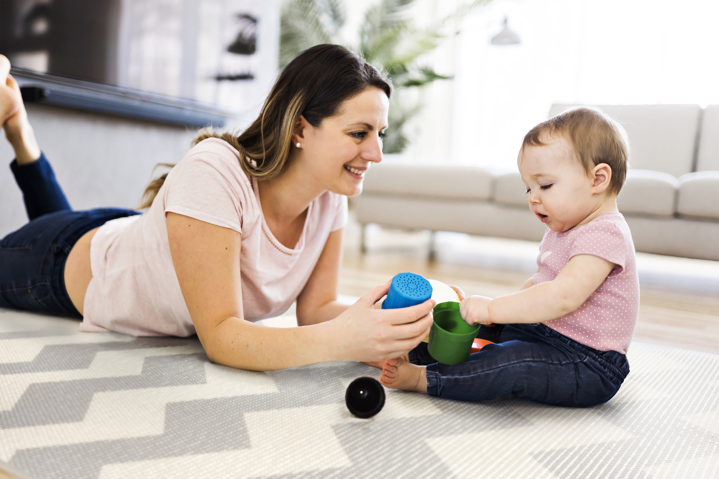 Dvostranska penasta podloga XXL - zvitek 2 CM (cesta in cikcak)