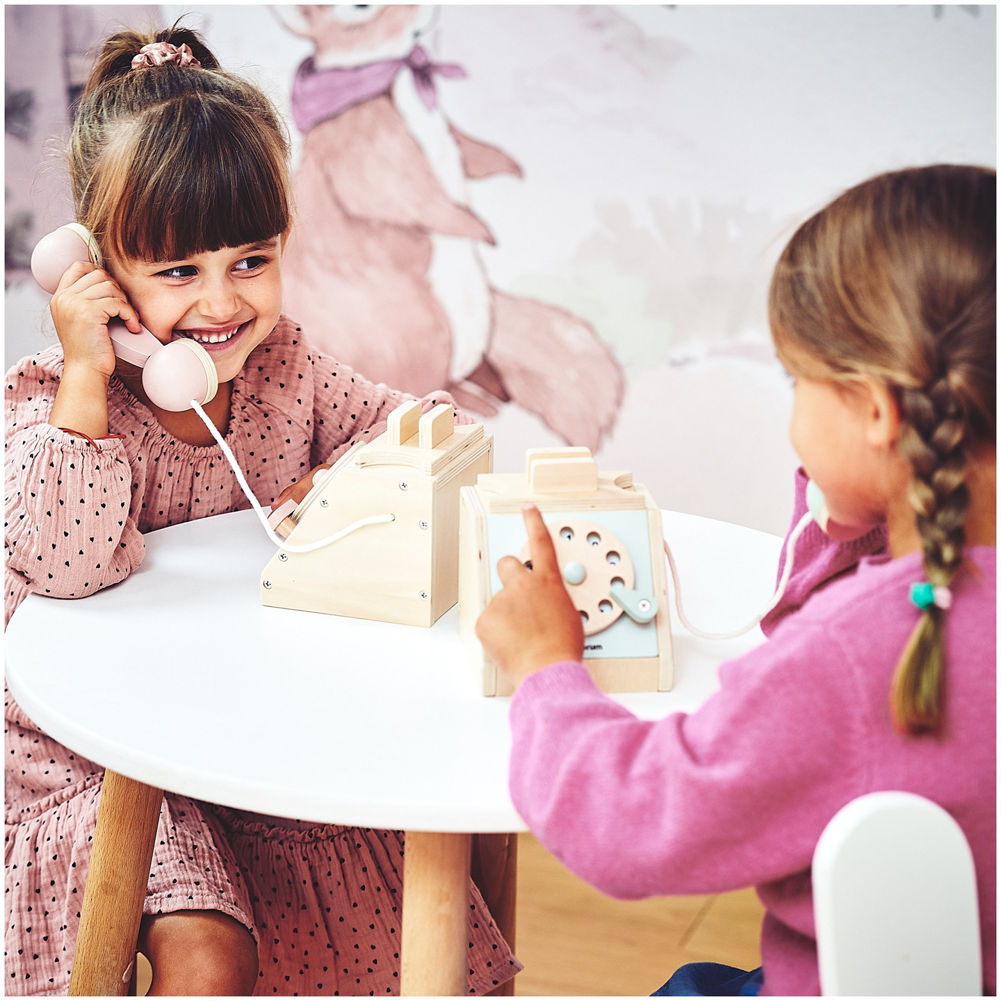 Retro leseni telefon - mint