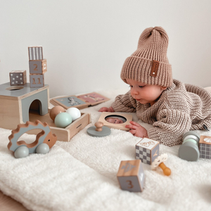 Montessori izobraževalna škatla za dojenčke - 6 igrač