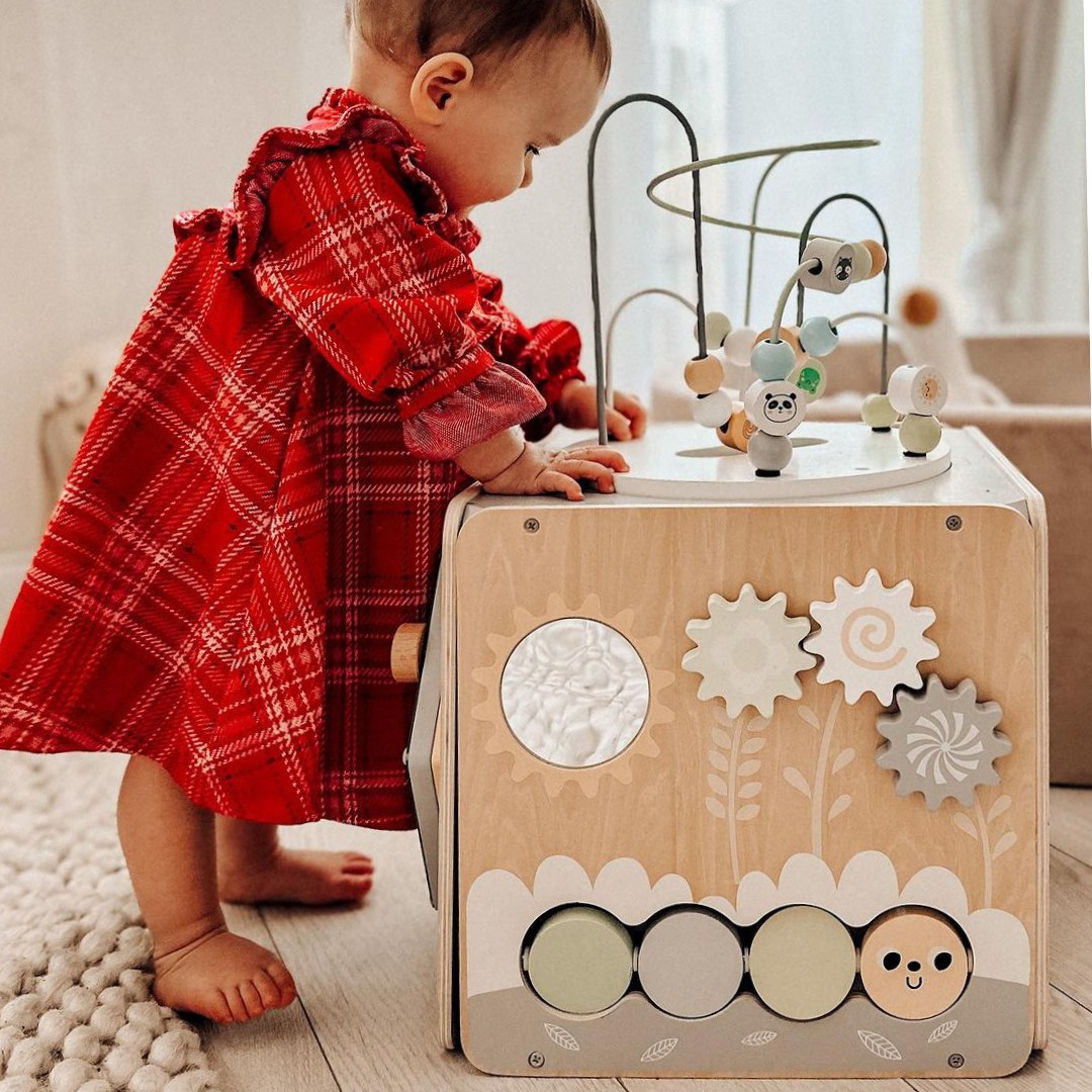 Velika lesena kocka z zanko - Montessori