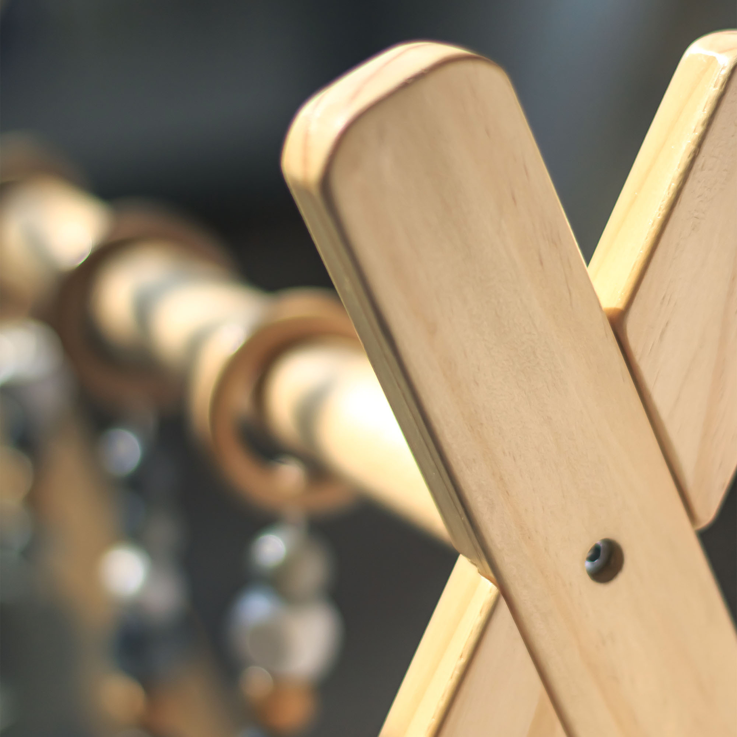 Leseno izobraževalno stojalo Baby Gym - siva barva