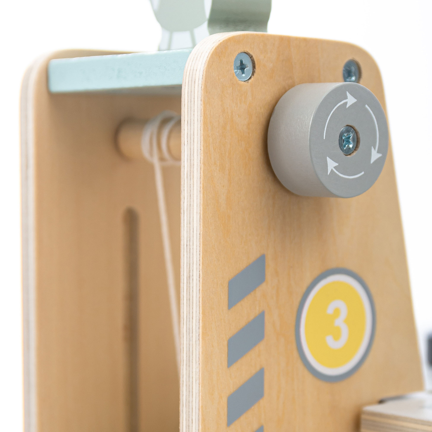 Lesena, trinadstropna garaža za otroke z dodatki – parkirišče, bencinska črpalka, avtopralnica, helikopter