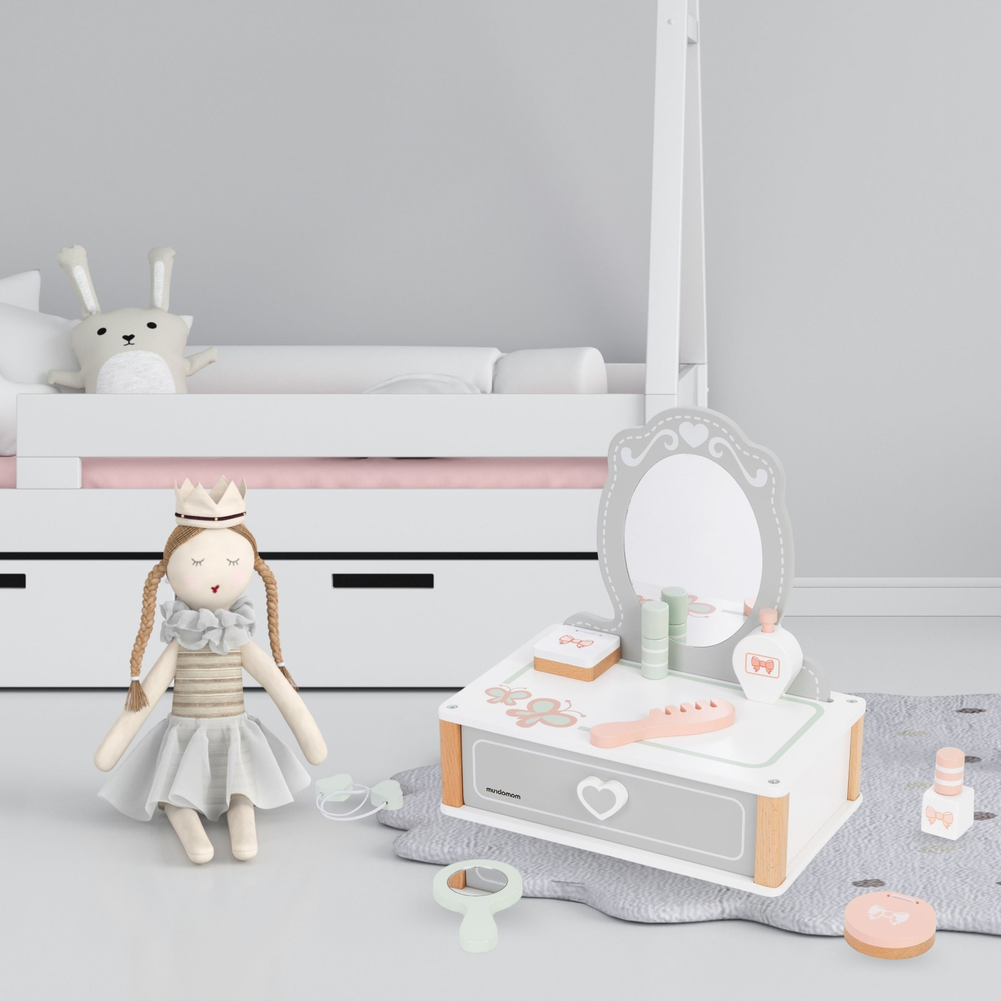 Lesena otroška toaletna mizica z dodatki