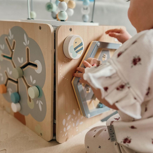 Velika lesena kocka z zanko - Montessori