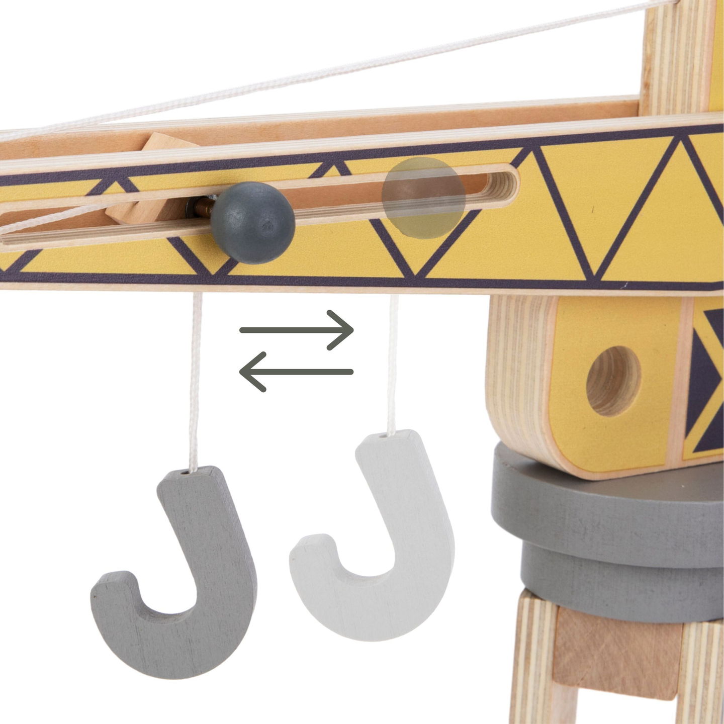 Leseno gradbišče z velikim mobilnim žerjavom in vozili, stolpni žerjav