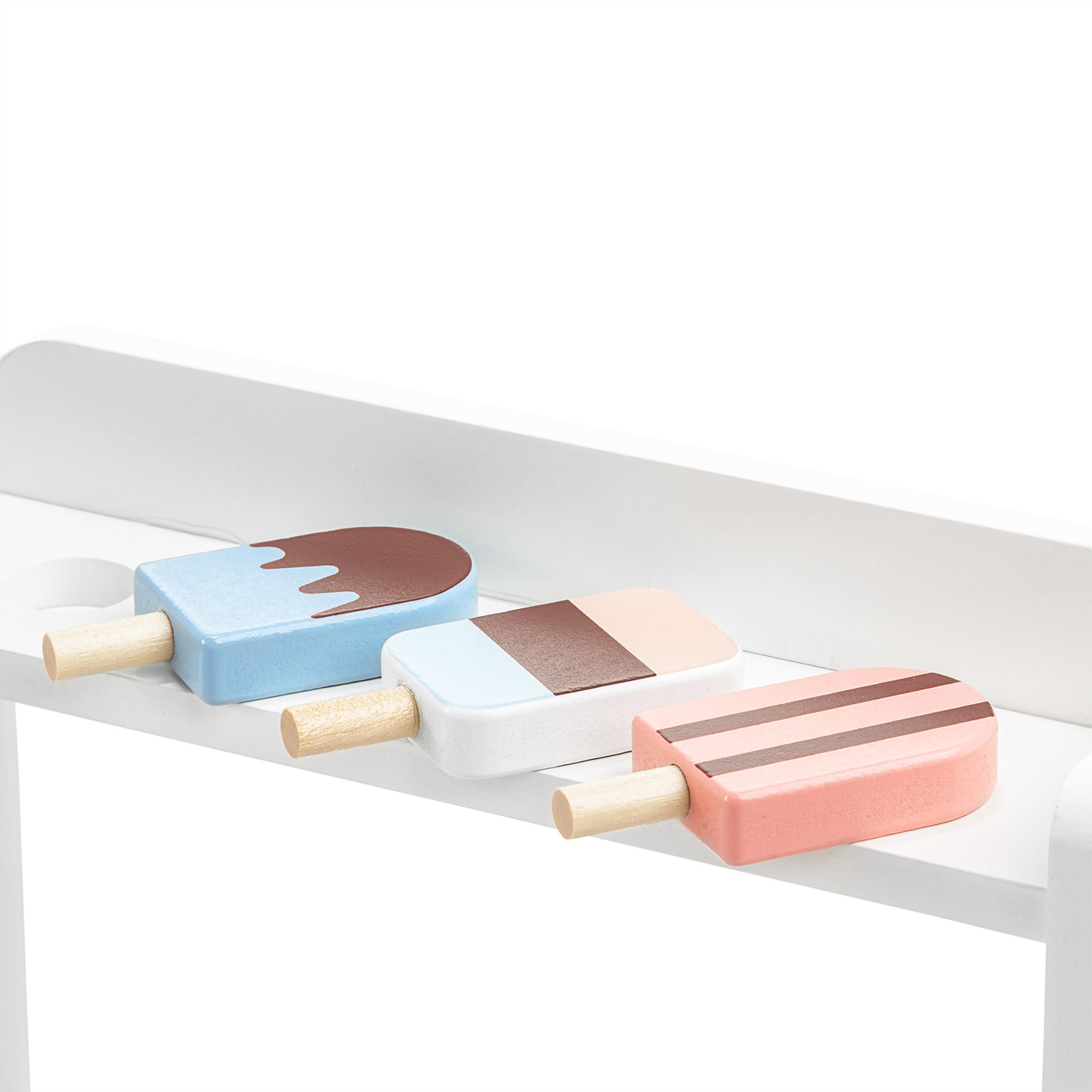 Lesena sladoledarna s kavnim avtomatom - kavarna z dodatki