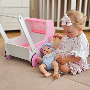 Leseni voziček za lutke