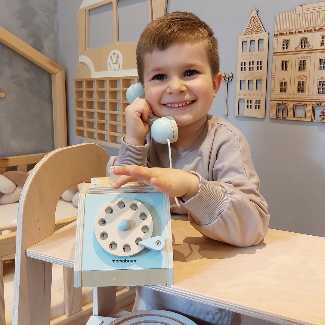 Retro leseni telefon - mint