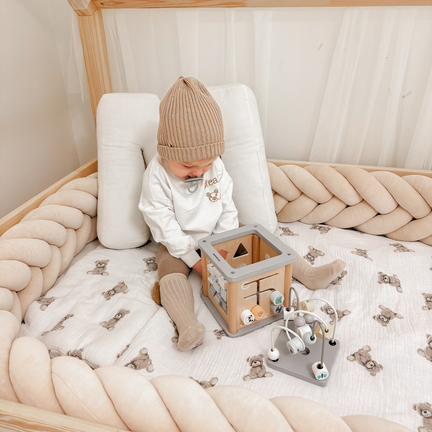 Montessori lesena izobraževalna kocka - motorična zanka