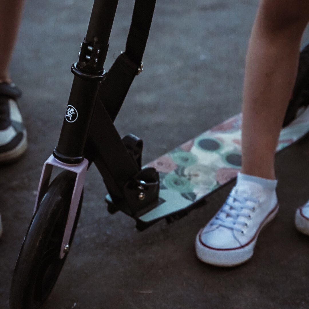 Dvokolesni mestni skuter VIBE Pink HyperMotion - 100 kg