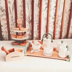 Velik lesen čajni set s pladnjem - 17 kosov