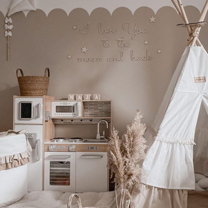 XXL lesena kuhinja z LED osvetlitvijo, predpasnikom in dodatki