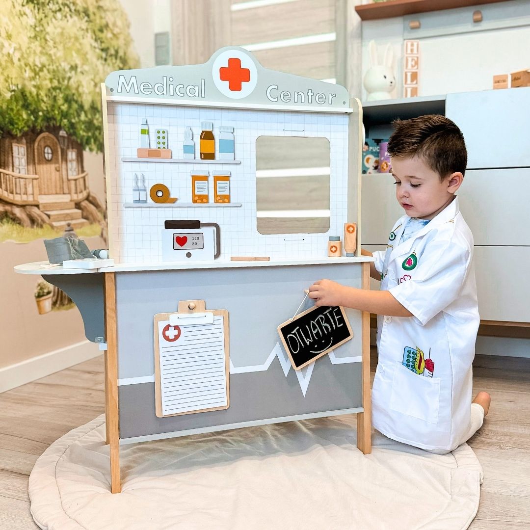 Lesena bolnišnica z zdravniško ordinacijo XXL - zdravniški komplet z dodatki