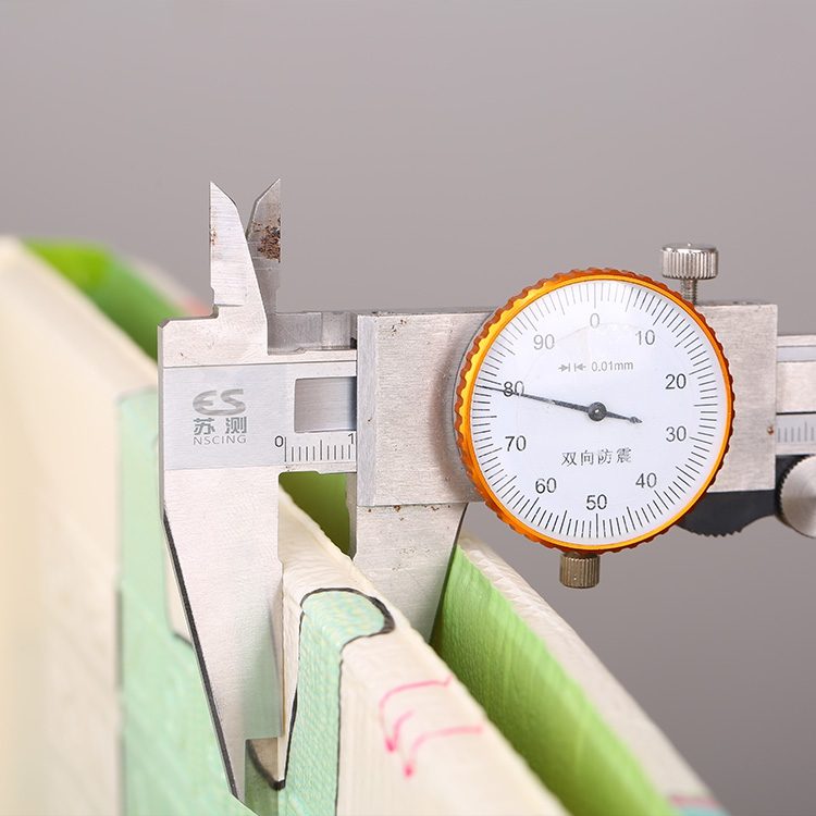 Dvostranska podloga iz pene XXL - zložljiva 1 CM (gozd z medvedkom in konji)