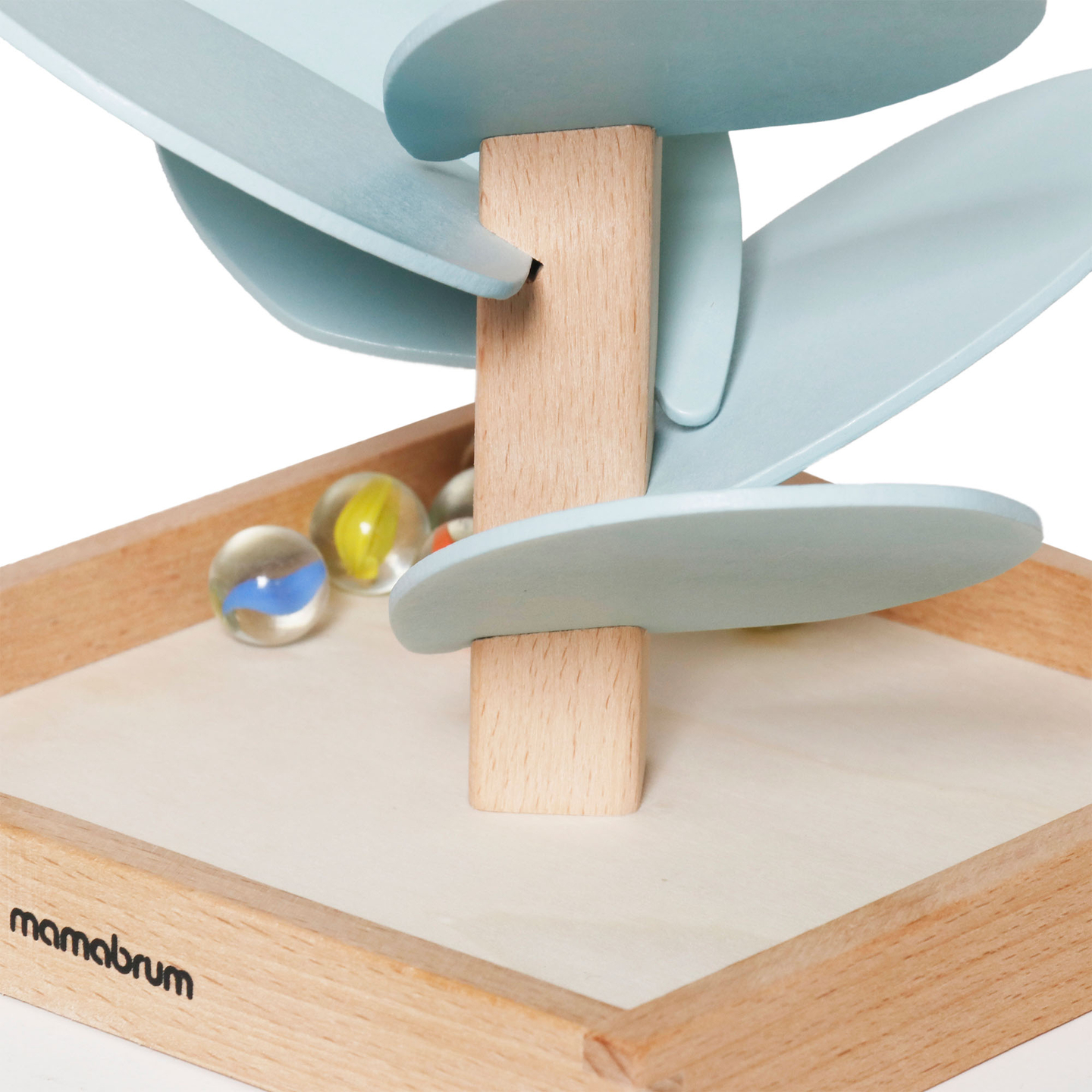 Leseni kulodrom - zvočno drevo s kroglicami