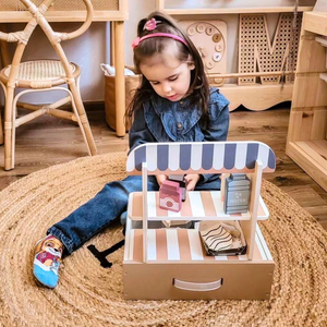 Zložljiva lesena trgovina - kavarna, slaščičarna z dodatki