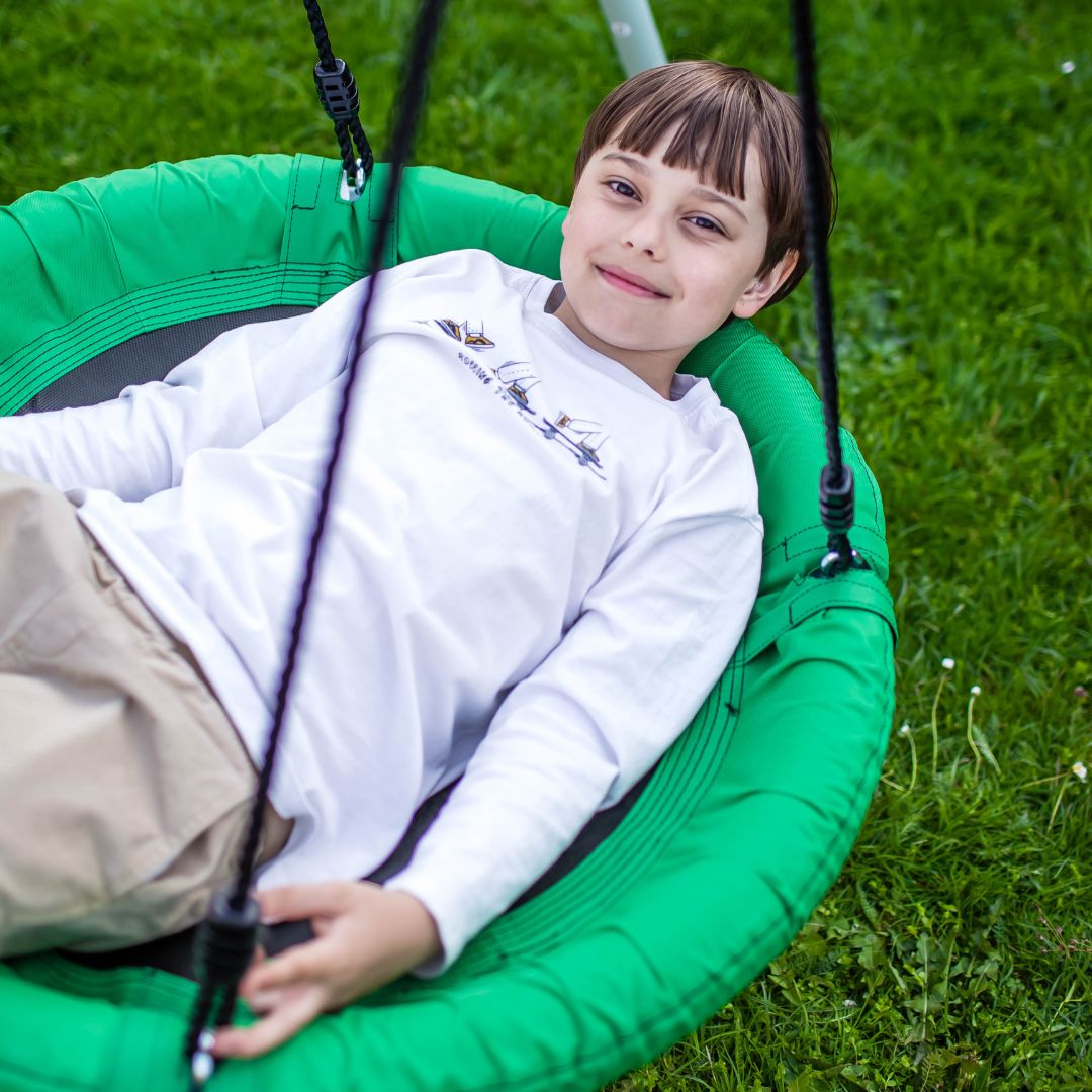Dvojna vrtna gugalnica z okvirjem in vrvmi - sedež in gnezdo štorklje