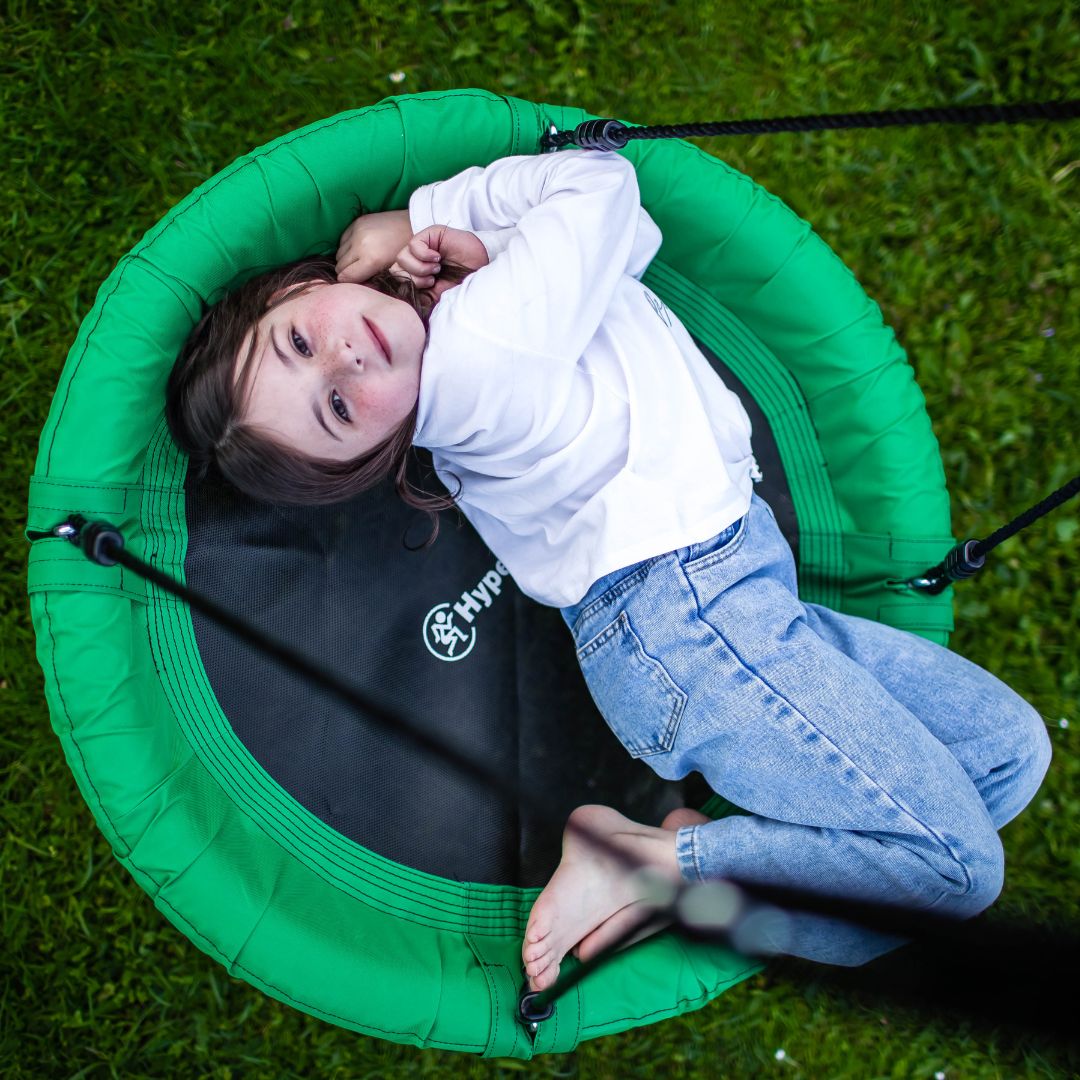 Dvojna vrtna gugalnica z okvirjem in vrvmi - sedež in gnezdo štorklje