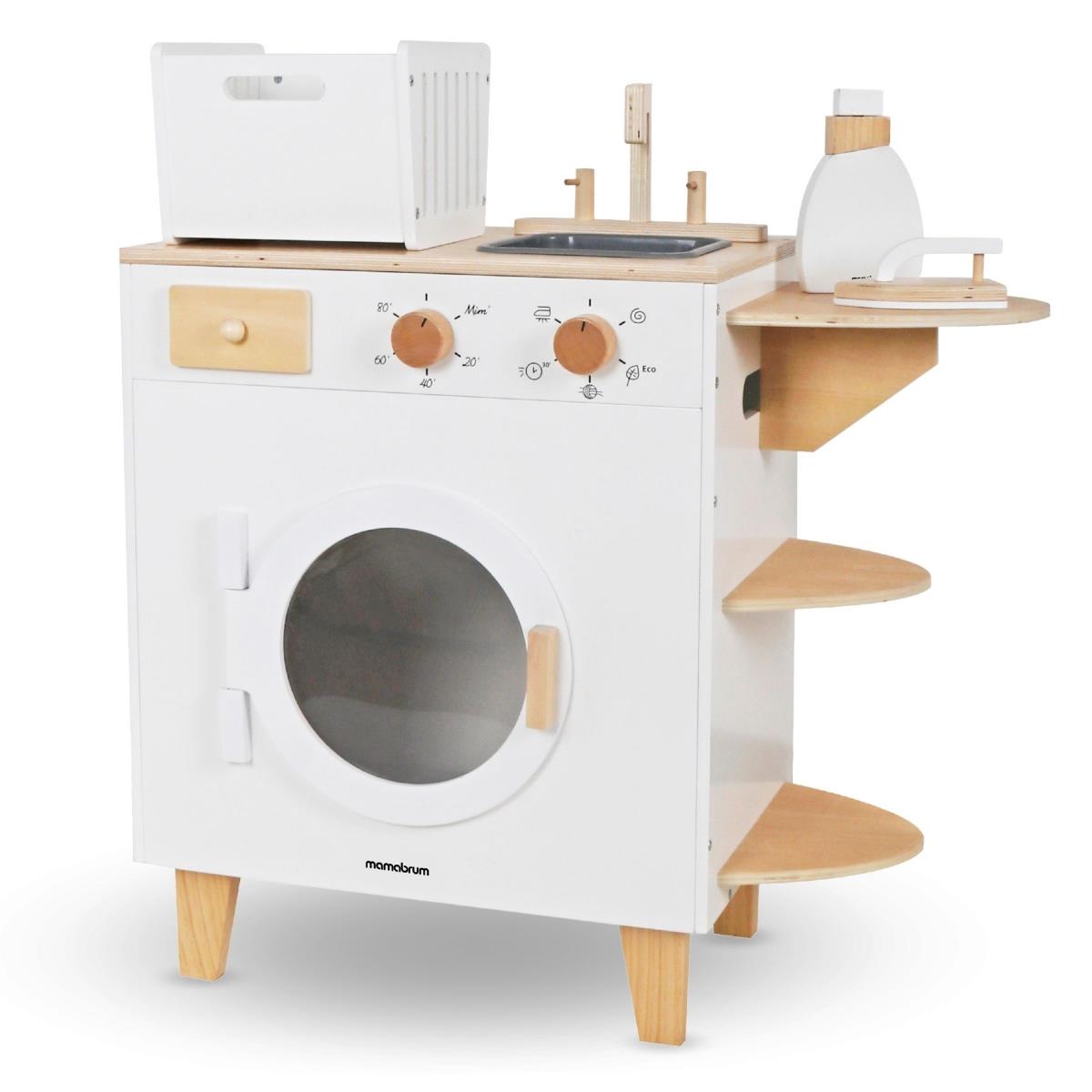 Leseni pralni stroj z likalnikom, košaro in pralno tekočino