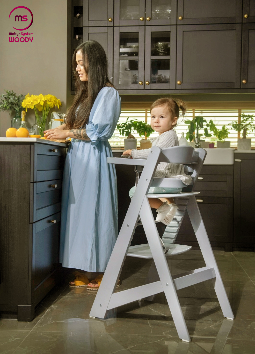 Lesen stol za hranjenje Moby-System WOODY - siva barva