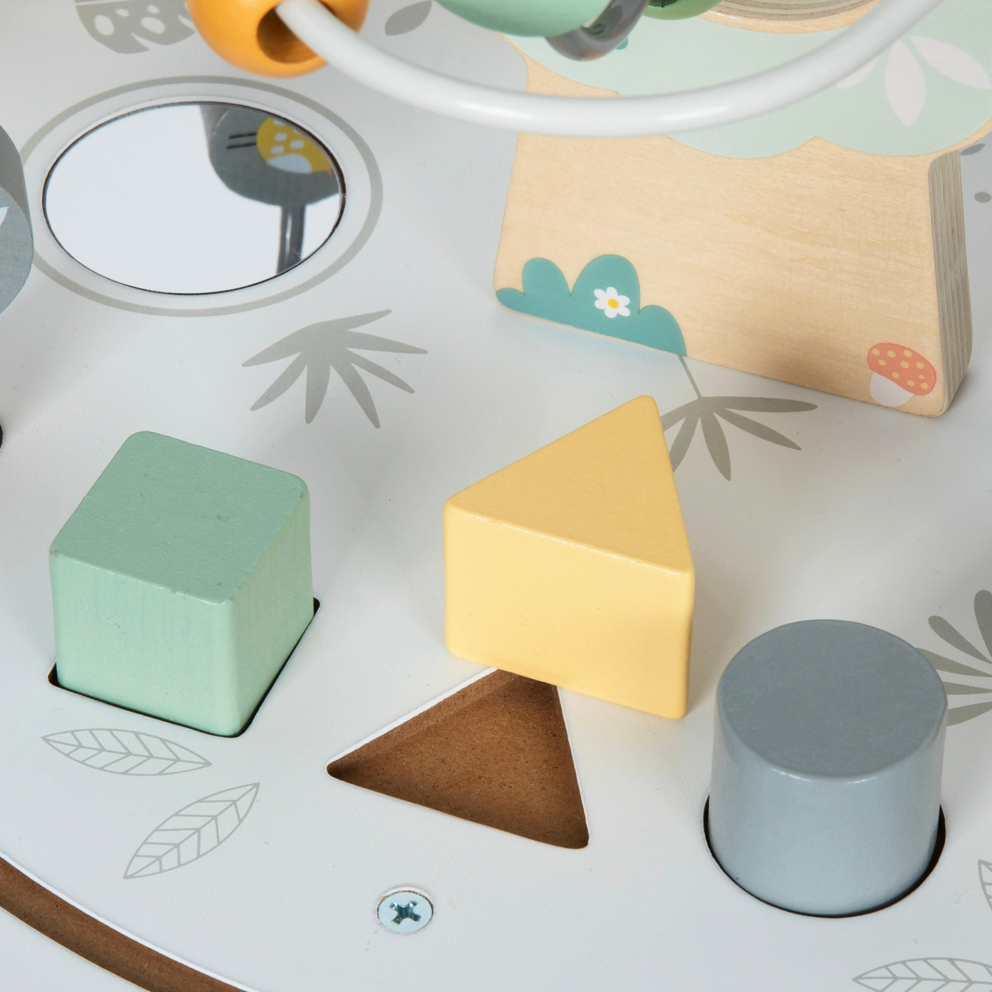 Lesena okrogla izobraževalna miza z magnetnim vlakcem in izstrelkom perlic