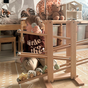 Velika lesena cesta v slepi ulici - tobogan z vrtečimi se elementi