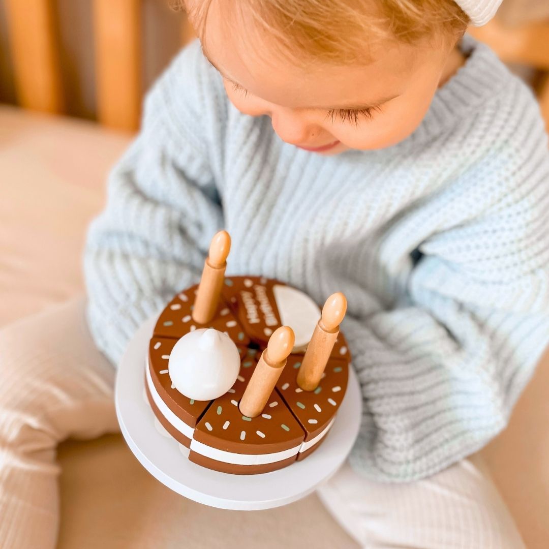 Lesena rojstnodnevna torta za rezanje