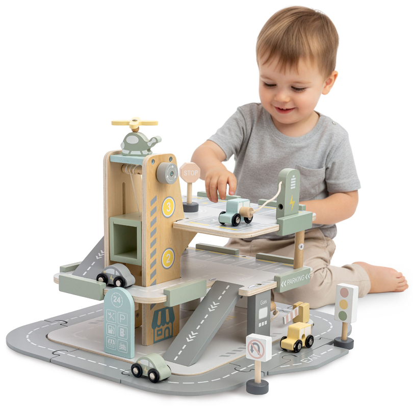 Lesena, trinadstropna garaža za otroke z dodatki – parkirišče, bencinska črpalka, avtopralnica, helikopter