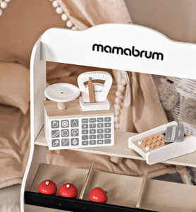 Mini market - trgovina s tehtnico, terminalom, plačilno kartico in sadjem