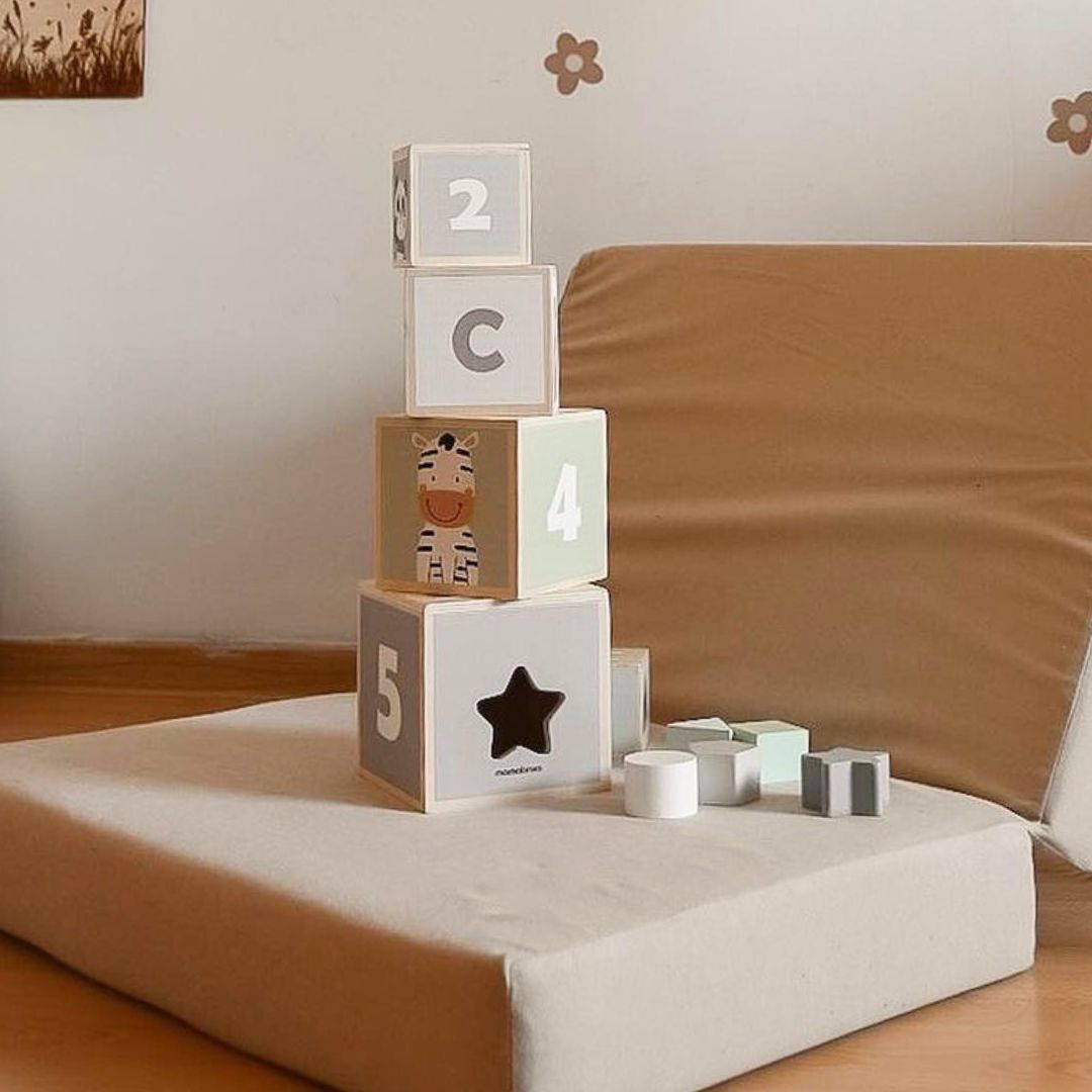 Leseni stolp - sorter oblik številke abeceda živali