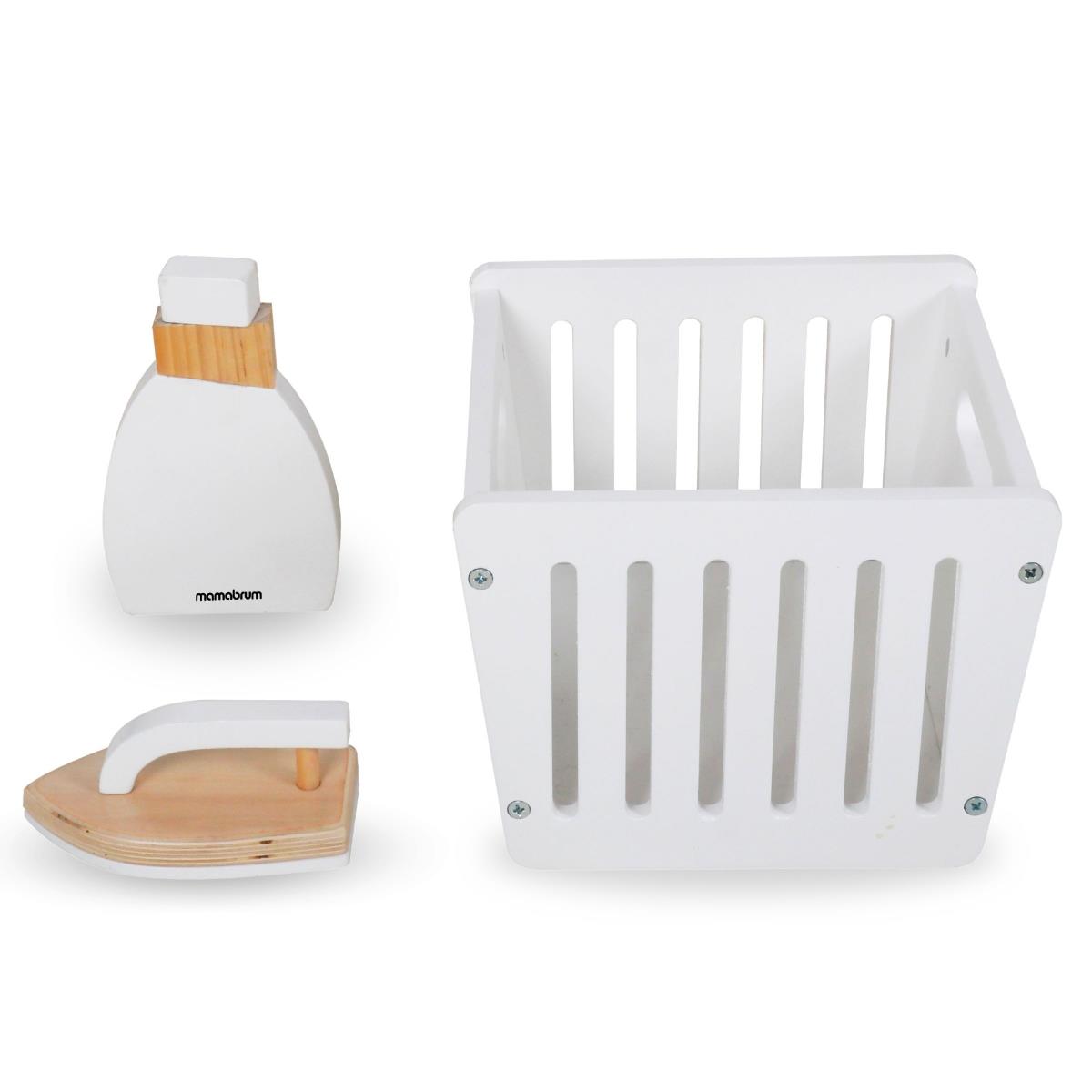 Leseni pralni stroj z likalnikom, košaro in pralno tekočino