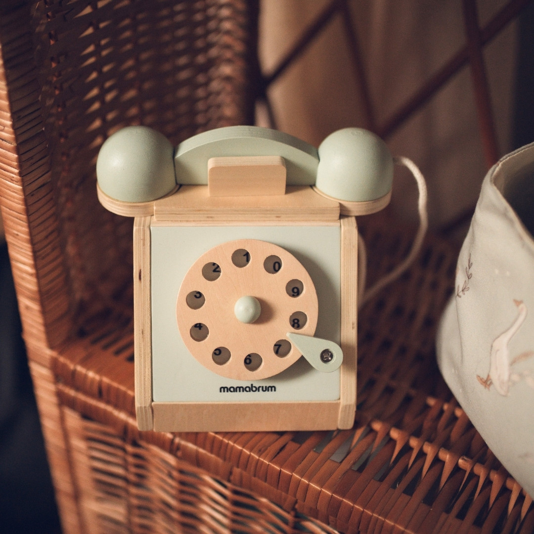Retro leseni telefon - mint