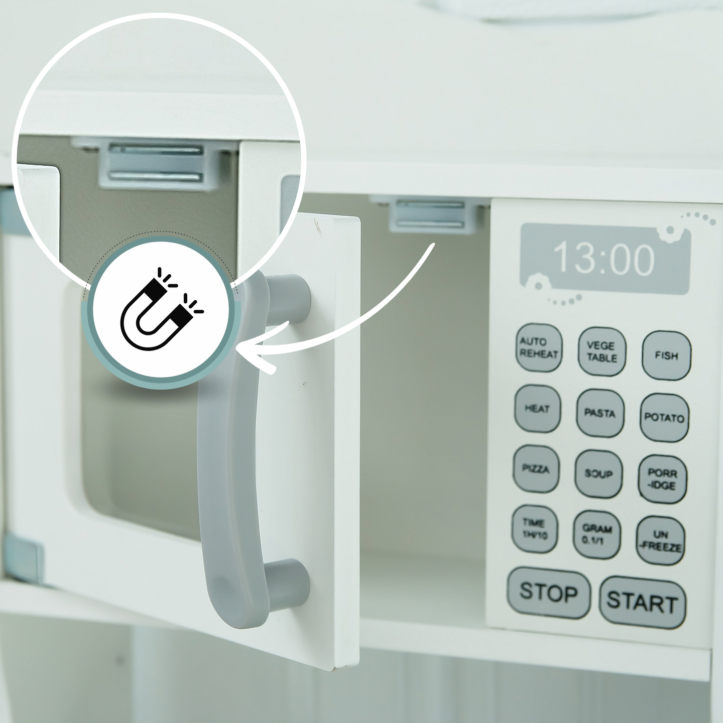 Lesena otroška kuhinja z mikrovalovno pečico