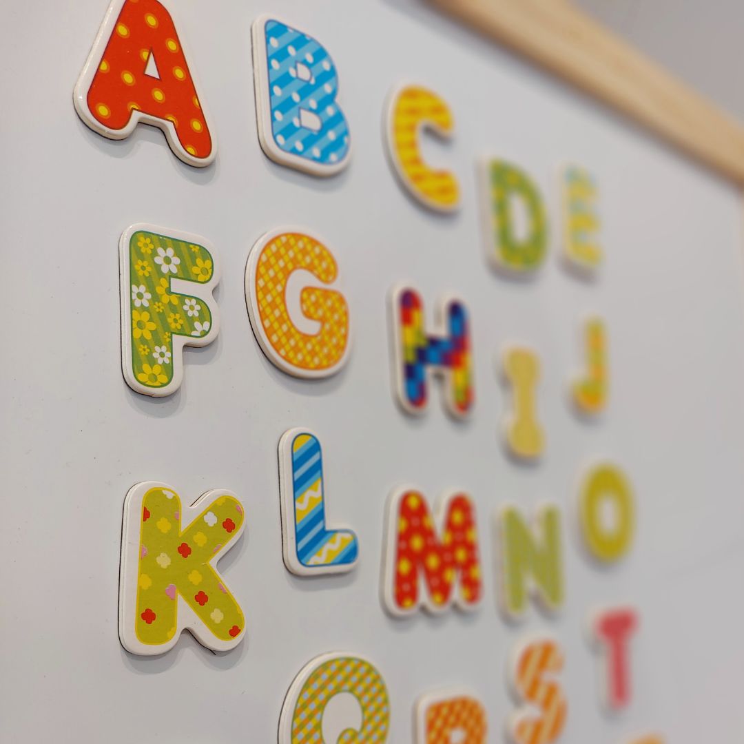 Velika izobraževalna dvostranska tabla: magnetna in kredna - tabla za brisanje na suho, lesena