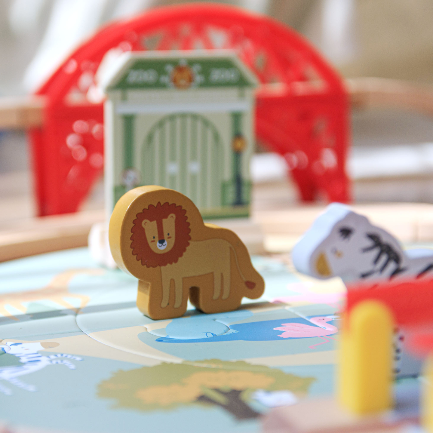 Lesen živalski vrt – sestavljanka, vlak, tiri, živali, most, pregrada