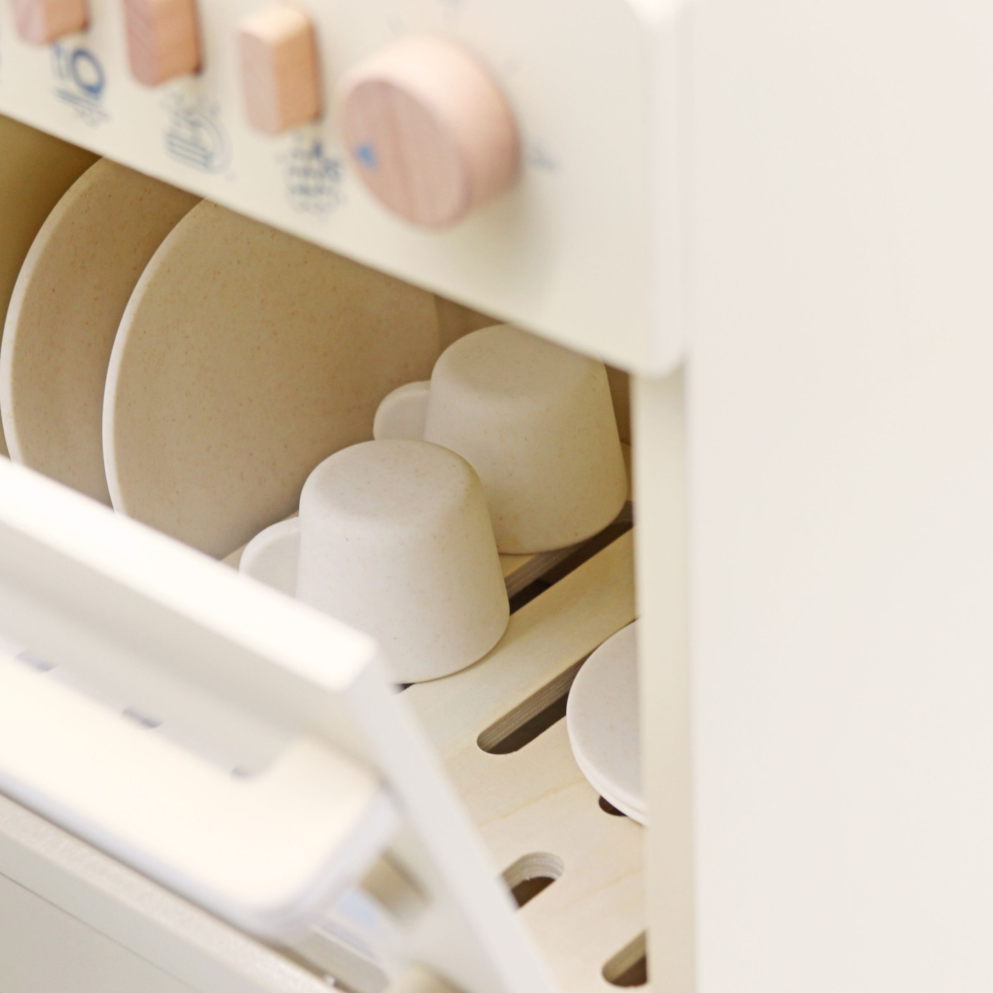 Lesen pomivalni stroj z dodatki