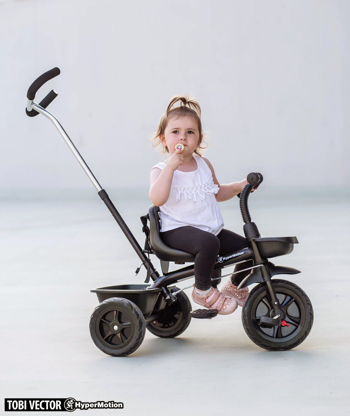HyperMotion TOBI VECTOR tricikel - večna napihljiva kolesa + tlačilka. Barva: črna.