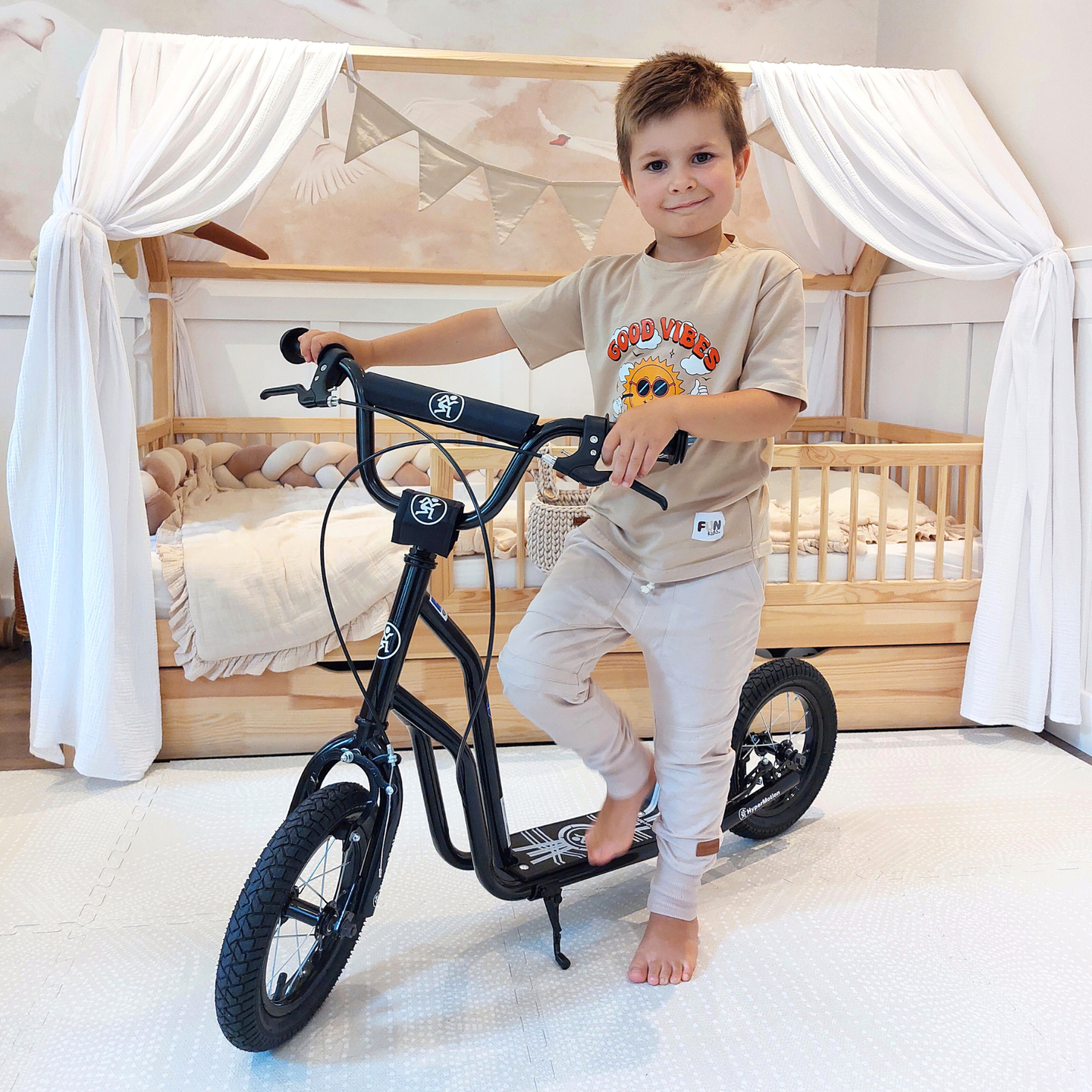 Skuter HyperMotion VIVA 12 (30 cm kolesa s črpalko) - črn