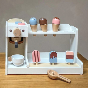 Lesena sladoledarna s kavnim avtomatom - kavarna z dodatki