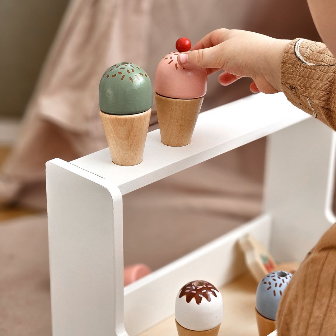 Lesena prodajalna sladoleda - sladoledarna