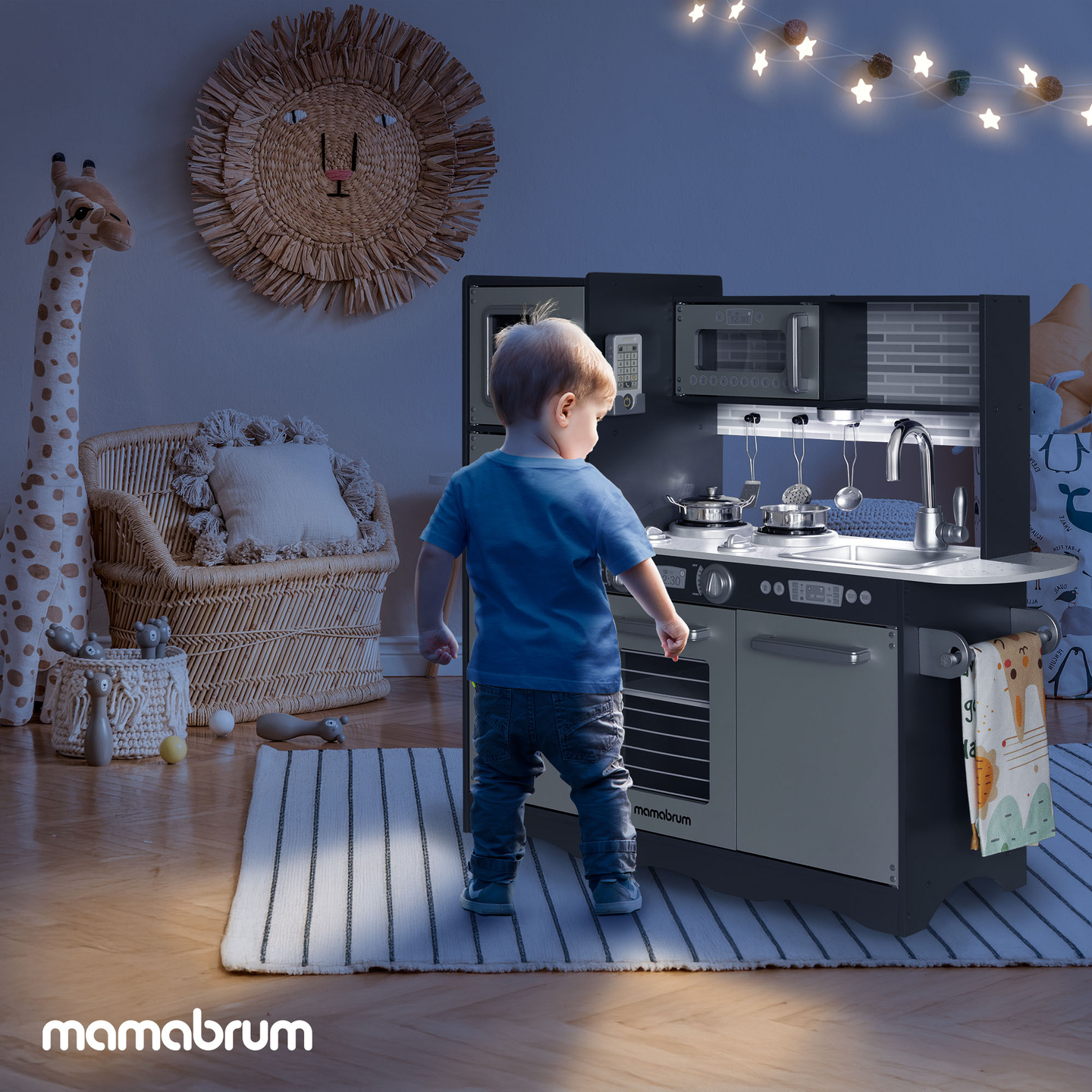 XXL lesena kuhinja z LED osvetlitvijo, predpasnikom in dodatki