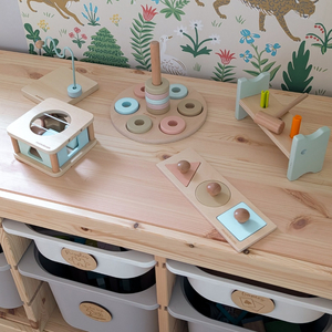 Komplet igrač Montessori za otroke od 13 do 18 mesecev